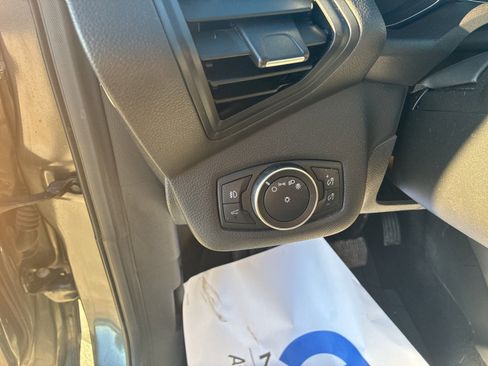 Used 2019 Ford Escape SE image 13