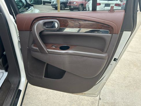 Used 2013 Buick Enclave Leather FWD image 16