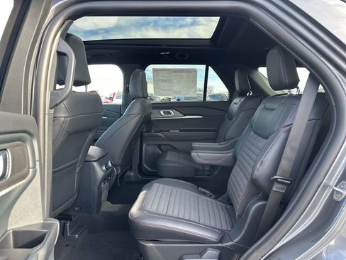 New 2026 Ford Explorer ST-Line w/ ST-Line Street Pack AWD/4WD image 21