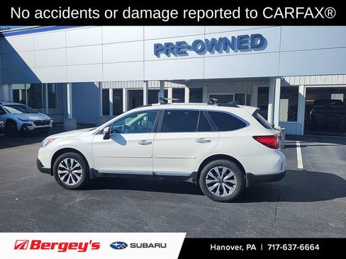 Used 2017 Subaru Outback 3.6R Touring w/ Popular Package #5A AWD/4WD image 2