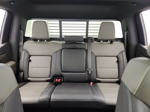 Used 2023 Chevrolet Silverado 1500 ZR2 w/ Technology Package image 10