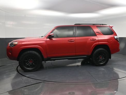 Used 2024 Toyota 4Runner TRD Off-Road Premium w/ Moonroof Package AWD/4WD image 3