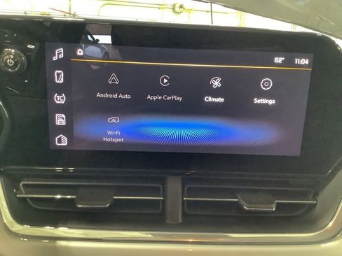 Used 2025 Chevrolet Trax LT w/ Driver Confidence Package image 18