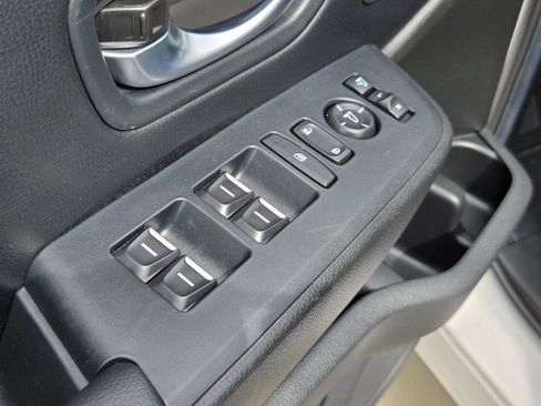 Used 2025 Honda Pilot Black Edition image 12