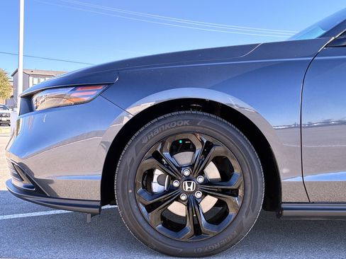 Certified 2025 Honda Accord SE image 14