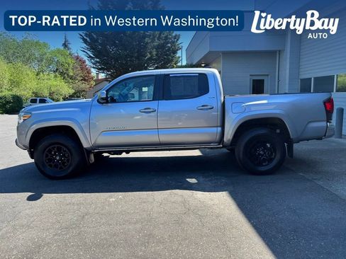 Used 2020 Toyota Tacoma SR5 AWD/4WD image 3