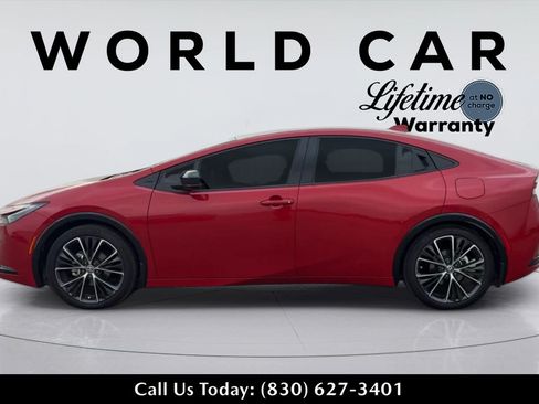 Used 2024 Toyota Prius XLE FWD image 10