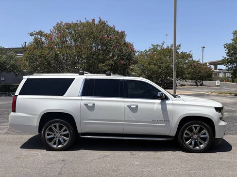 Used 2017 Chevrolet Suburban Premier RWD image 3