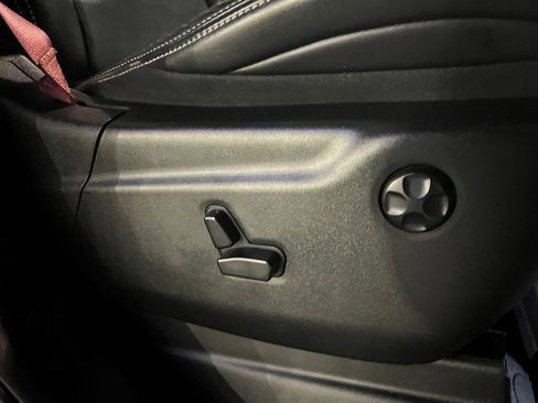 Used 2017 Jeep Grand Cherokee SRT image 16