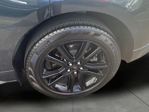Used 2024 Ford Edge ST-Line w/ Class II Trailer Tow Package AWD/4WD image 19