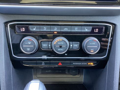 Used 2023 Volkswagen Atlas SEL Premium image 24