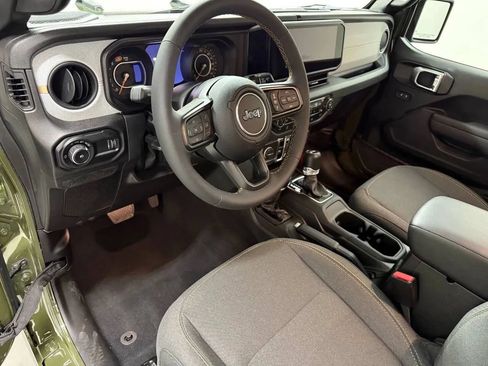 Used 2024 Jeep Wrangler Unlimited Sport AWD/4WD image 17