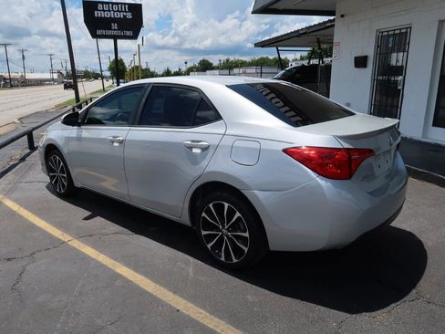 Used 2019 Toyota Corolla SE FWD image 4