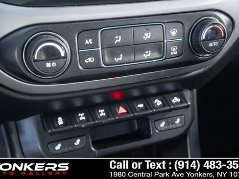 Used 2019 Chevrolet Colorado ZR2 w/ ZR2 Midnight Special Edition AWD/4WD image 19
