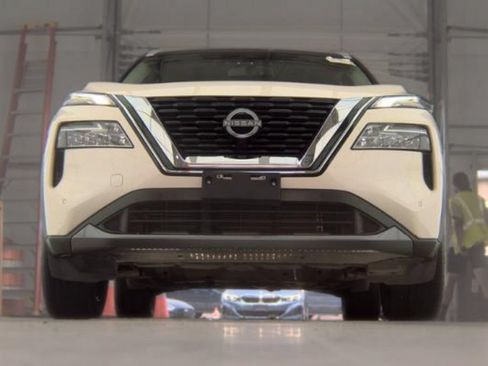 Used 2023 Nissan Rogue SL w/ SL Premium Package AWD/4WD image 3
