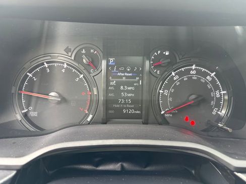 Used 2022 Toyota 4Runner SR5 Premium image 30