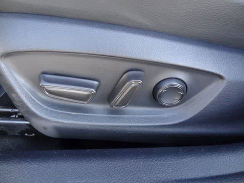 Used 2024 Toyota Camry SE image 7