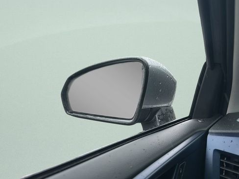 Used 2024 Volkswagen Taos SE image 12