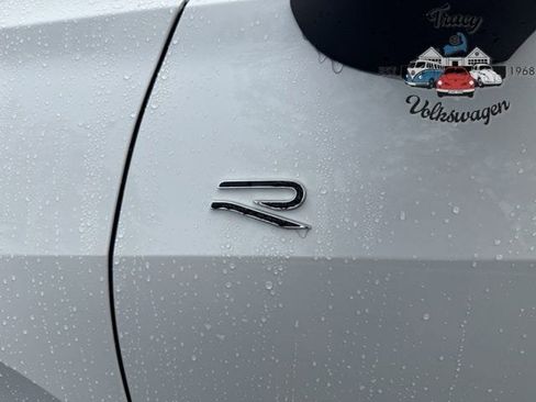 New 2025 Volkswagen Tiguan SE R-Line image 10