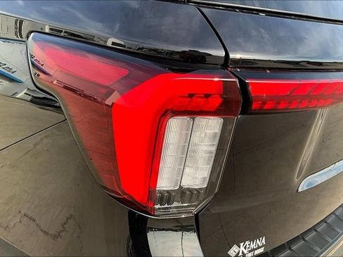 Used 2025 Ford Explorer ST AWD/4WD image 23