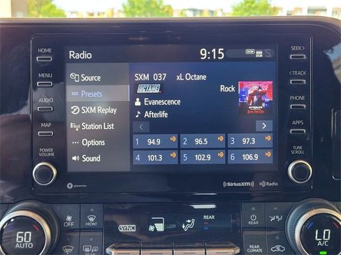 Certified 2022 Toyota Highlander XLE image 24