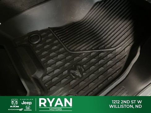 Used 2024 RAM 1500 Laramie AWD/4WD image 16