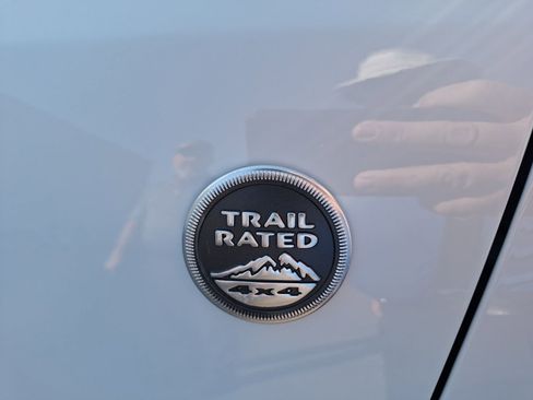 Used 2013 Jeep Grand Cherokee Overland w/ Advance Technology Group image 14