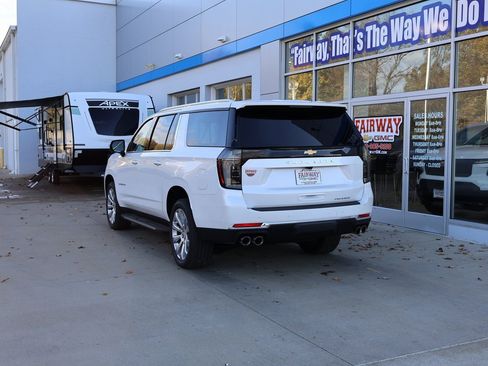 New 2025 Chevrolet Suburban Premier w/ Sun And Tow Package image 8