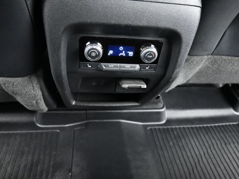 Used 2024 GMC Acadia Elevation w/ Luxury Package image 15