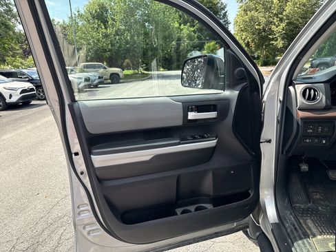 Used 2020 Toyota Tundra Limited image 15