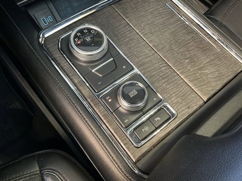 Used 2021 Ford Expedition Max Limited image 18