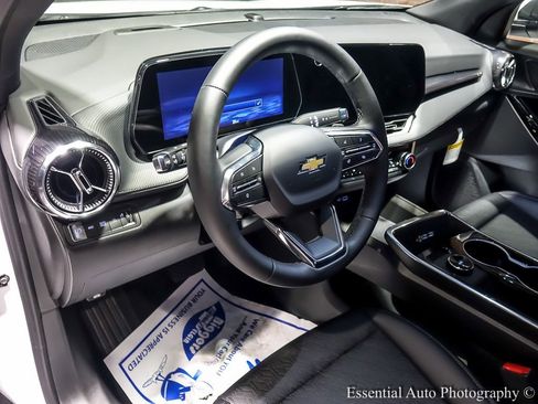 New 2026 Chevrolet Equinox LT w/ Convenience Package II image 11