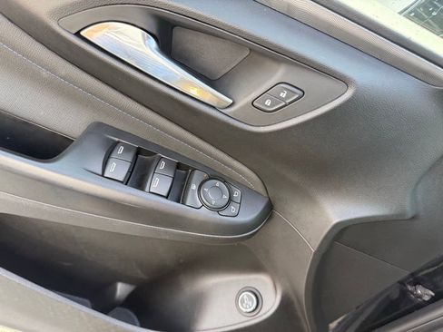 Used 2024 Buick Envista Sport Touring w/ Convenience I Package FWD image 9