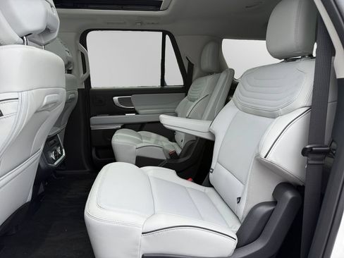 New 2026 Ford Expedition Max Platinum w/ Platinum Ultimate Package AWD/4WD image 15