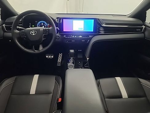 Used 2025 Toyota Camry SE w/ Multimedia Upgrade Package image 22