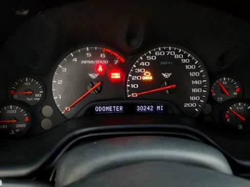 Used 2004 Chevrolet Corvette Base w/ Preferred Equipment Group image 15