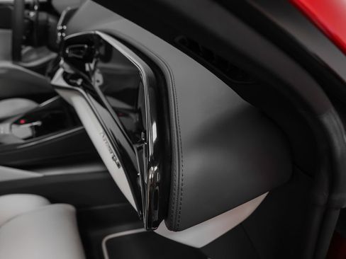 Certified 2025 Ferrari Purosangue AWD/4WD image 32