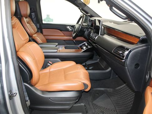 Used 2020 Lincoln Navigator Reserve image 29