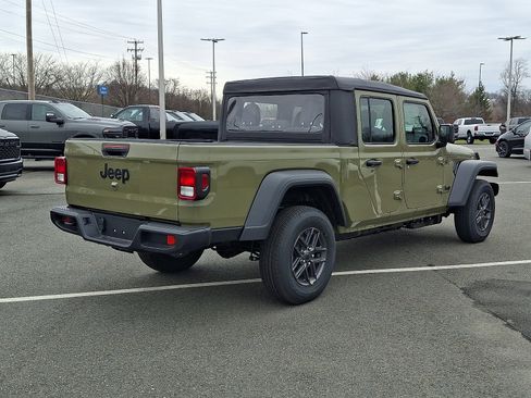 New 2026 Jeep Gladiator Sport AWD/4WD image 4