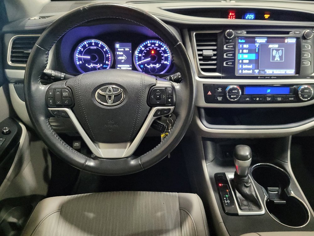 Used 2019 Toyota Highlander Plus AWD/4WD image 22