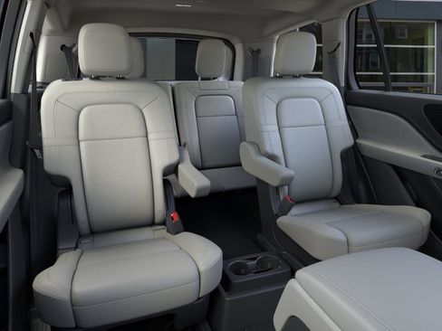 New 2026 Lincoln Aviator Reserve AWD/4WD image 11