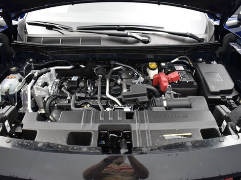 Certified 2025 Nissan Kicks SR image 16