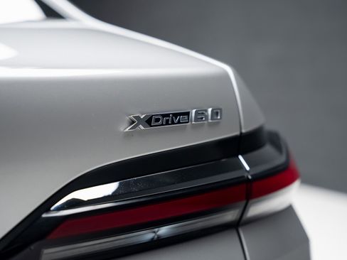 Used 2023 BMW i7 xDrive60 image 31