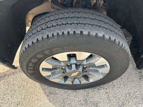 Used 2023 Chevrolet Silverado 2500 Custom w/ Custom Value Package image 21