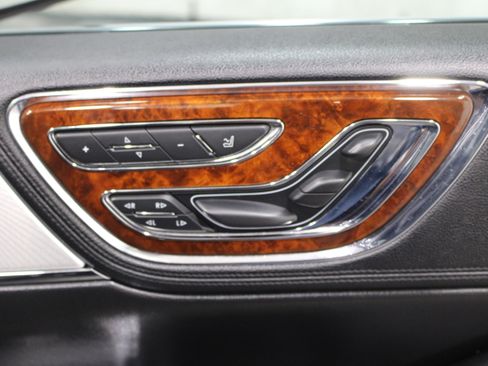 Used 2019 Lincoln Continental Reserve w/ Rear Seat Package FWD image 26