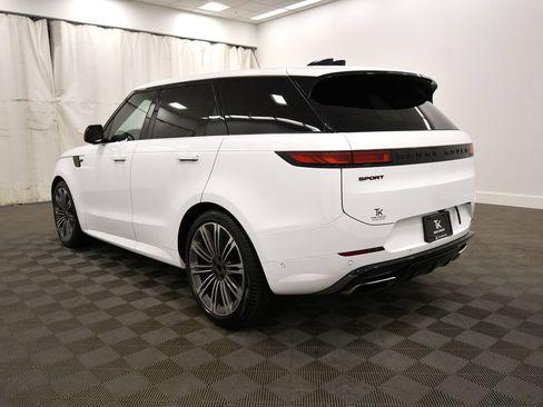 Used 2024 Land Rover Range Rover Sport Dynamic SE AWD/4WD image 4