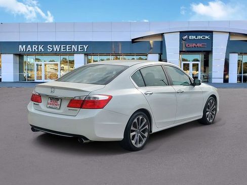 Used 2014 Honda Accord Sport image 31