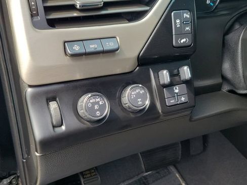 Used 2019 GMC Yukon XL Denali AWD/4WD image 18