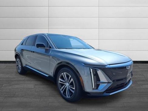 New 2025 Cadillac Lyriq Luxury image 7