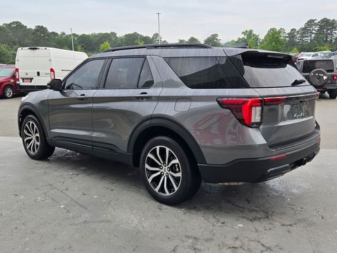 Used 2025 Ford Explorer ST-Line AWD/4WD image 5